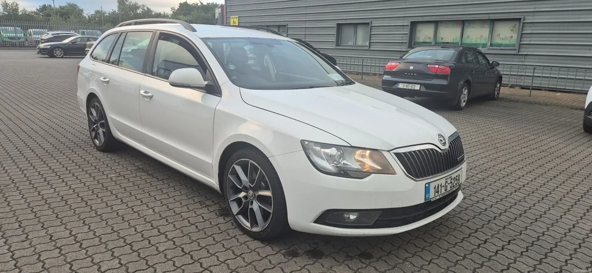 Skoda Superb 2014 - Image 1