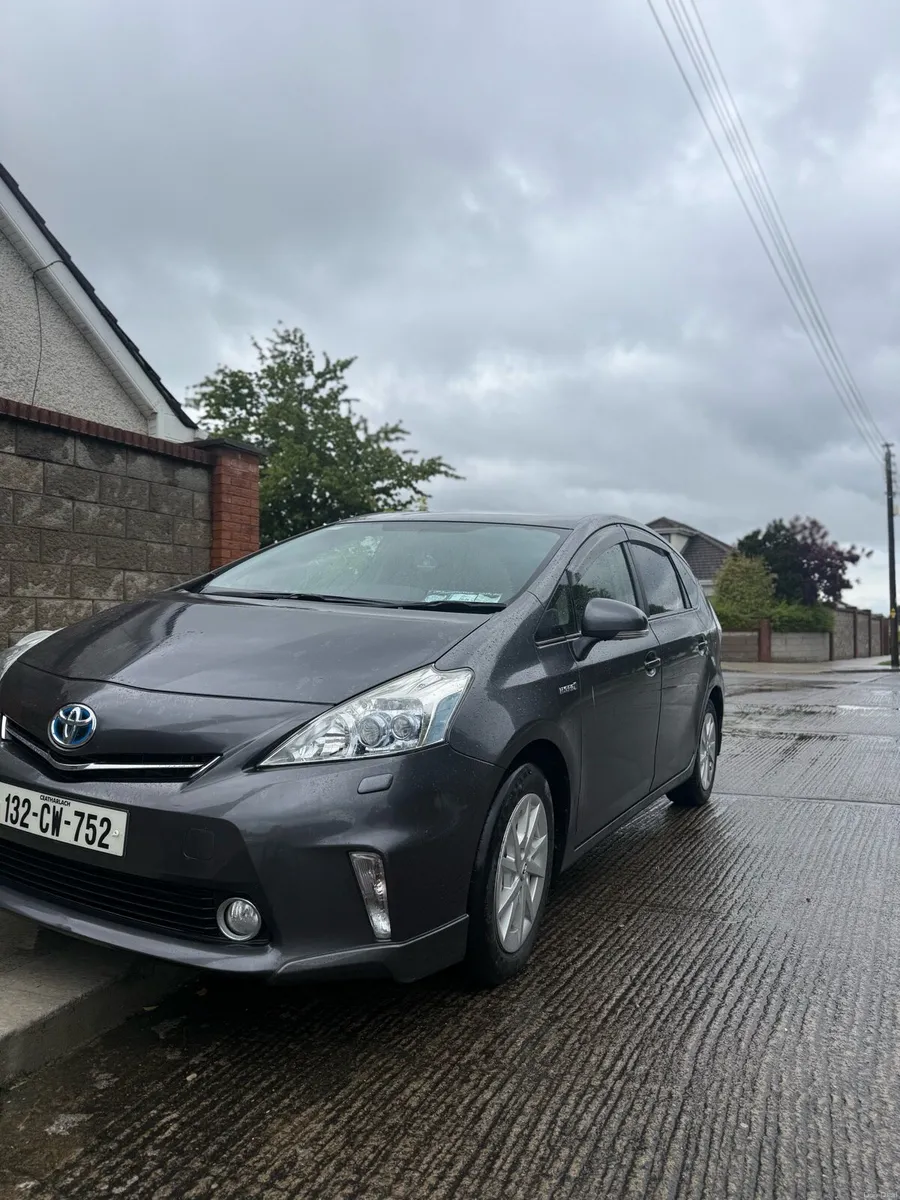 Toyota Prius Alpha 7 seater Automatic - Image 2