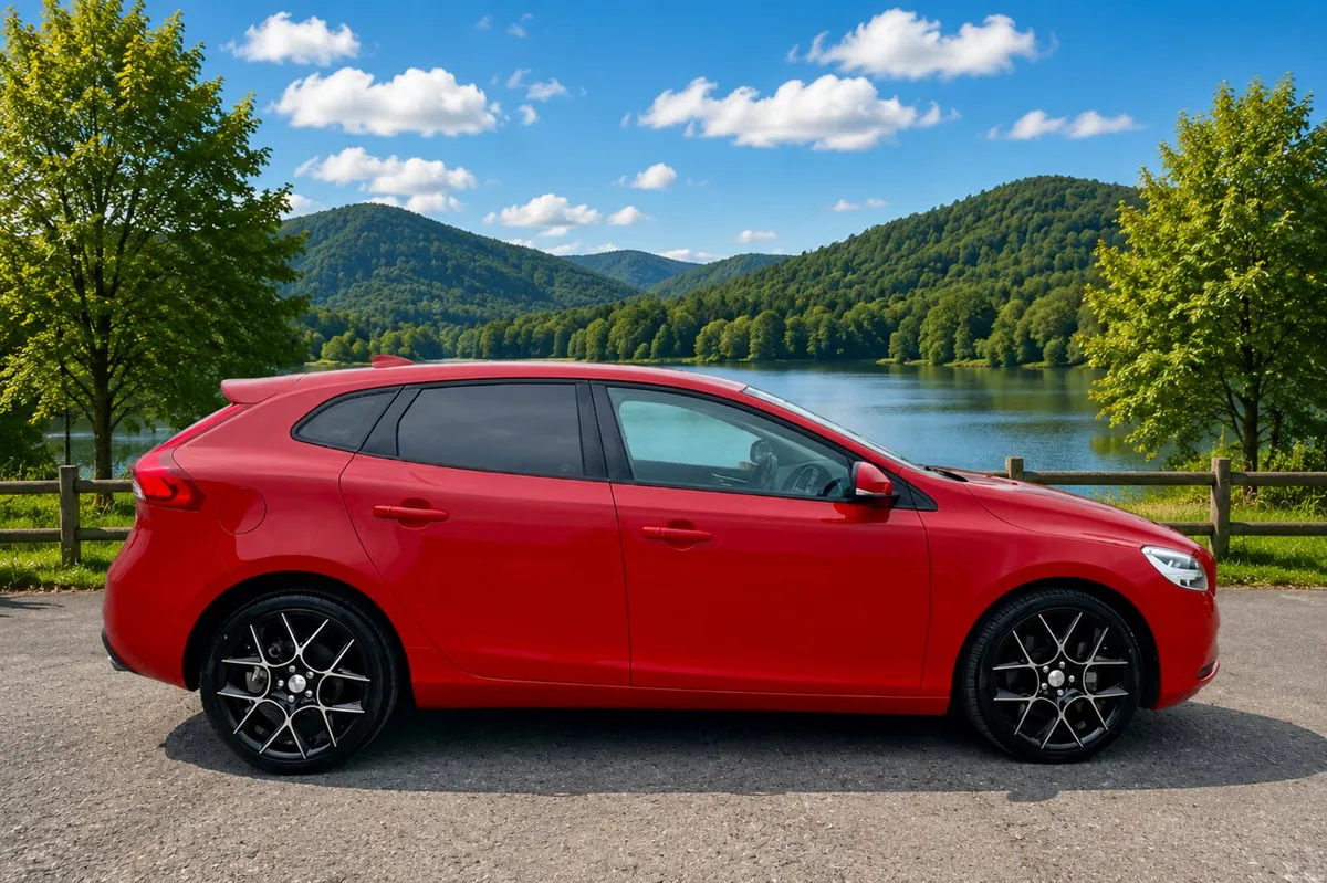VOLVO V40 2017 2.0, DIESEL - Image 4