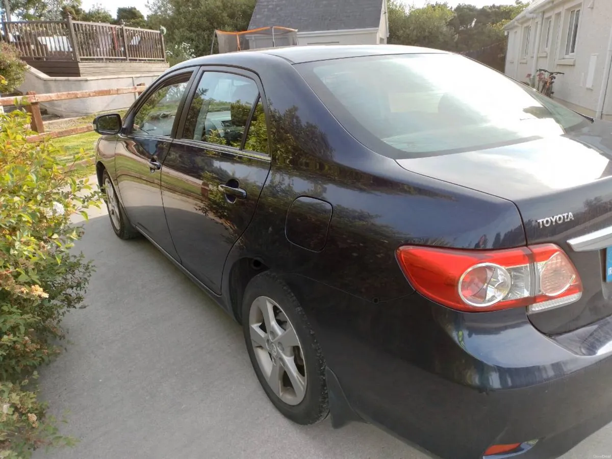 2011 Toyota Corrolla 1.4 diesel saloon - Image 2