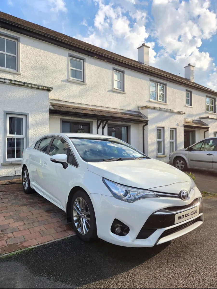 162 Toyota Avensis 2.0 D4D Business Edition - Image 1