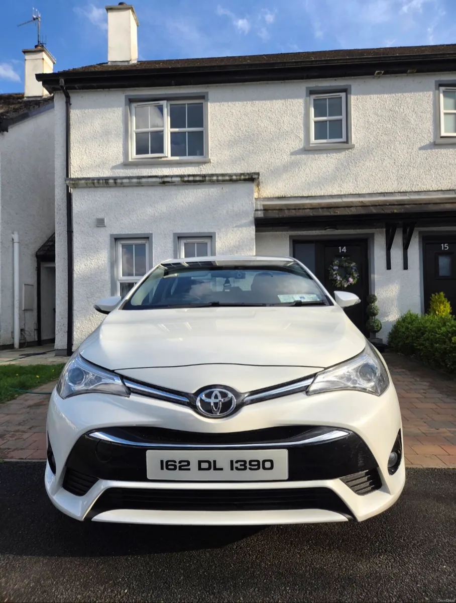 162 Toyota Avensis 2.0 D4D Business Edition - Image 2