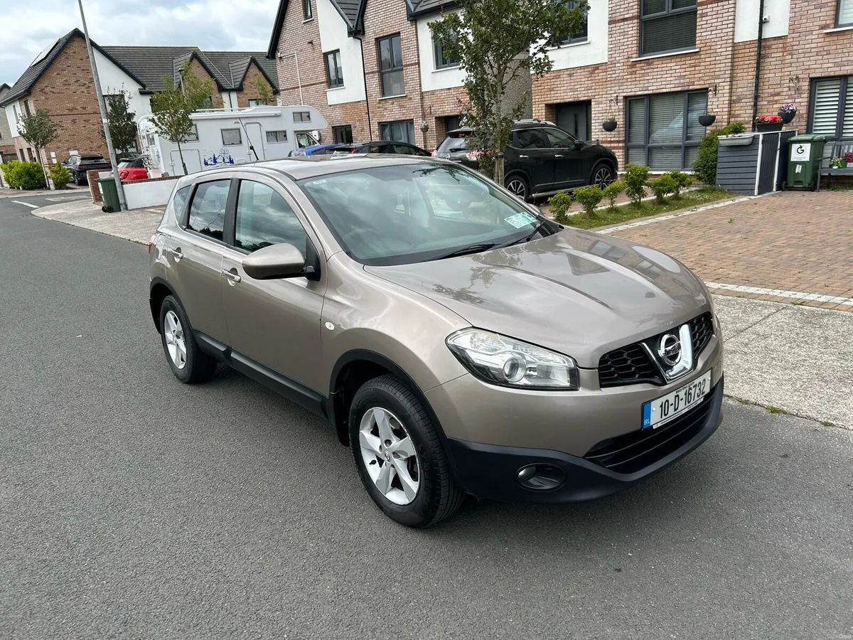 10 NISSAN QASHQAI €1,950 - Image 1