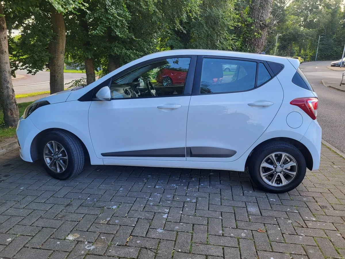 Hyundai i10 2015 Deluxe Model - Image 4