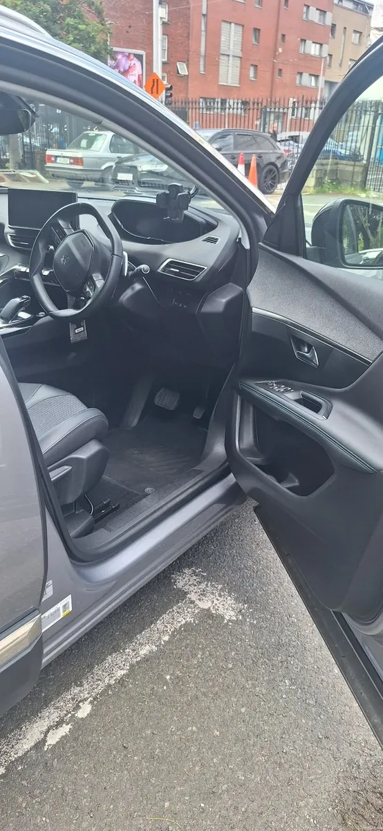Peugeot 3008 ALLURE - 2022 1.6  Pet Plug-in Hybrid - Image 6