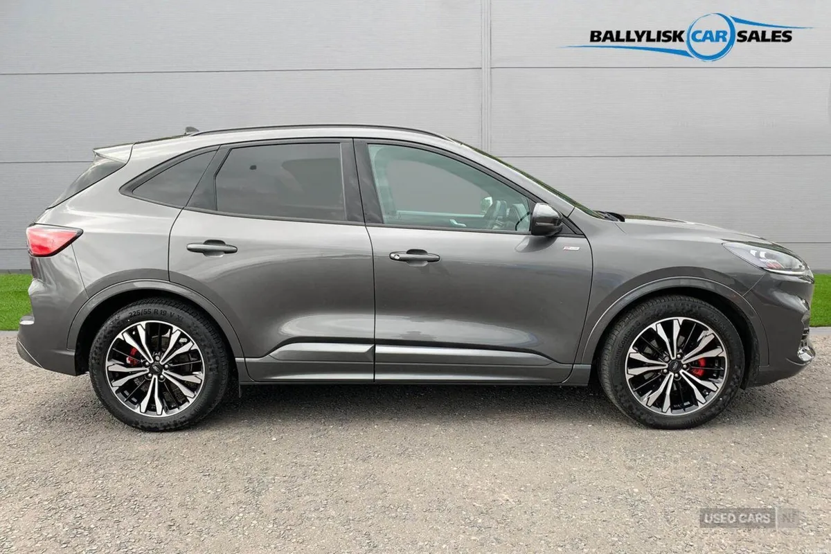 Ford Kuga 2.5h Duratec FHEV ST-Line X Edition Magn - Image 3