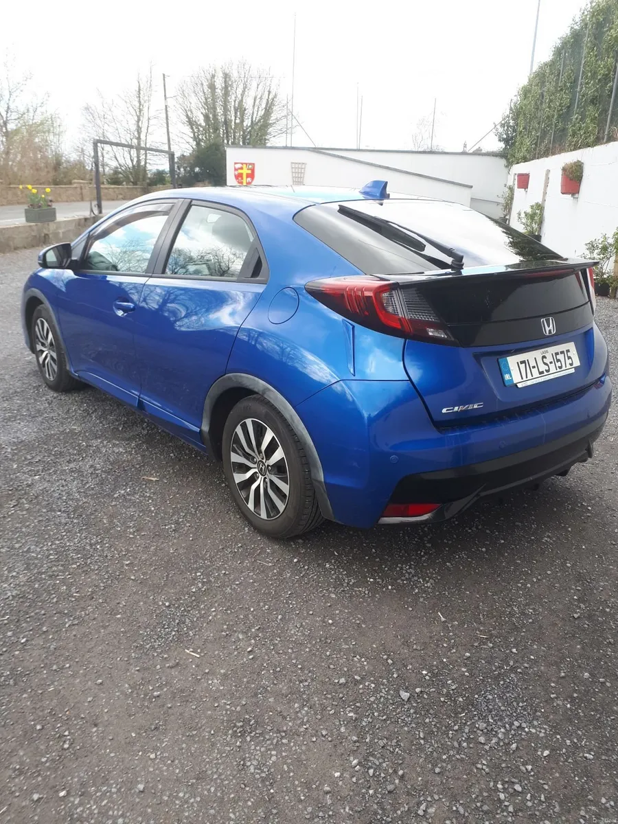 Honda Civic 2017 - Image 3