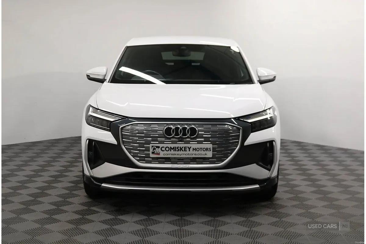 Audi Q4 e-tron S line - Image 2
