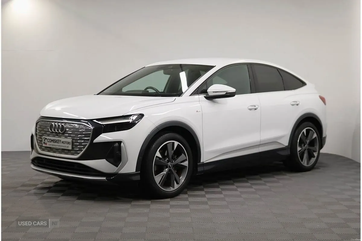Audi Q4 e-tron S line - Image 4