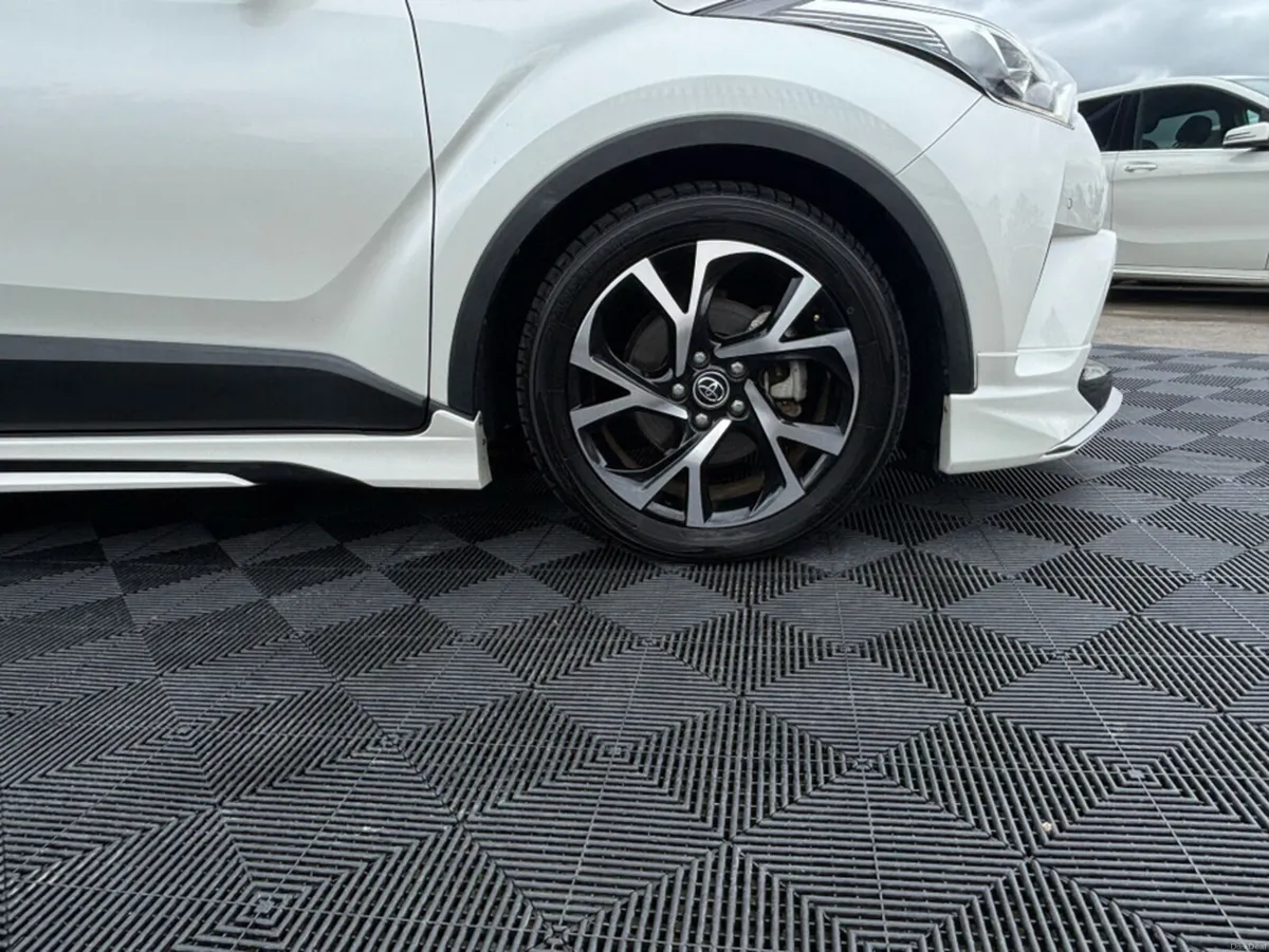 Toyota C-HR Toyota C-HR 1.8 self charging hybrid, - Image 2