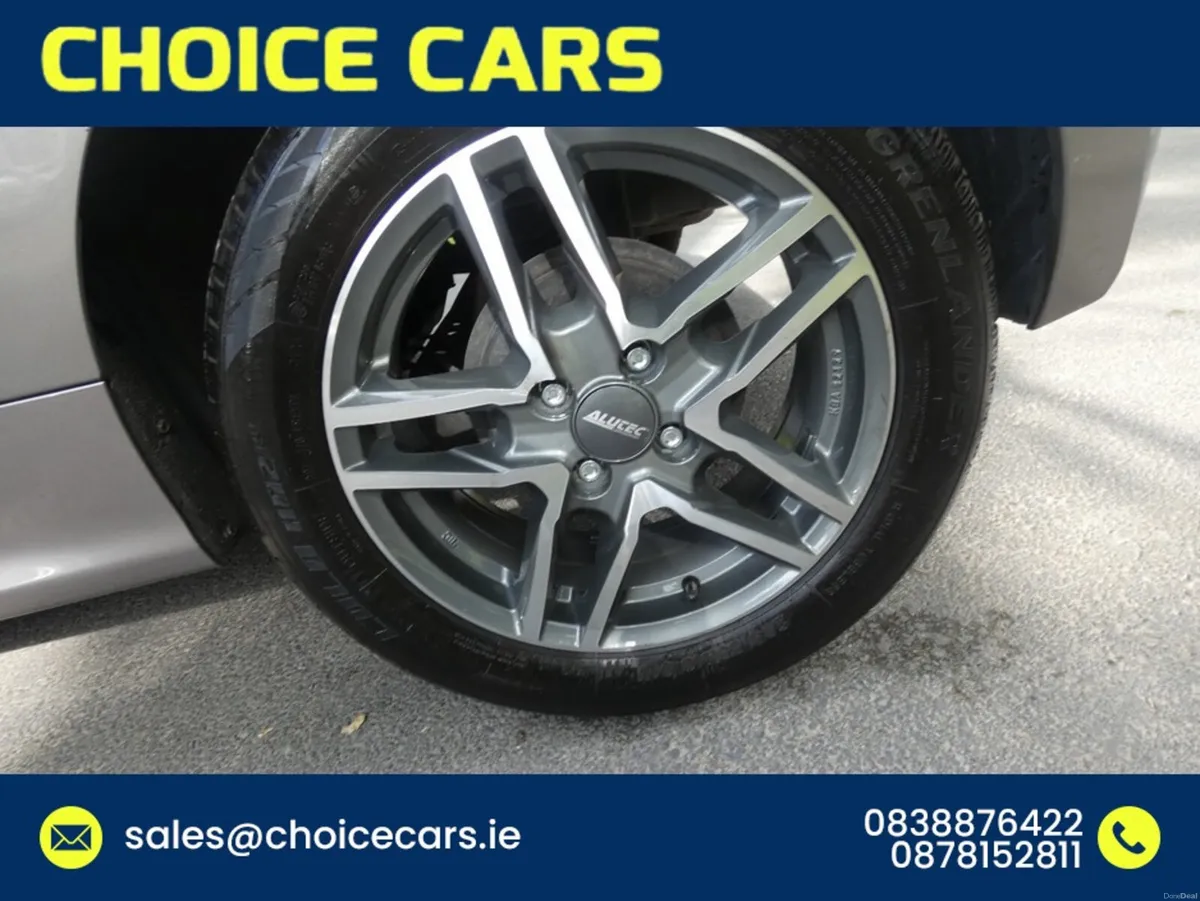 Toyota Yaris 1.5 AUTO HYBRID NEW ALLOY WHEELS - Image 4