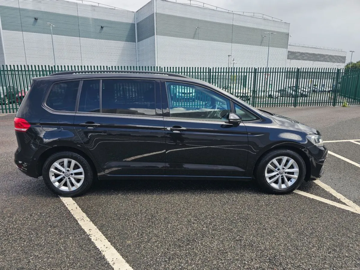 Volkswagen Touran 1.6 TDI, 7 SEATS, SLID & TILT SU - Image 5