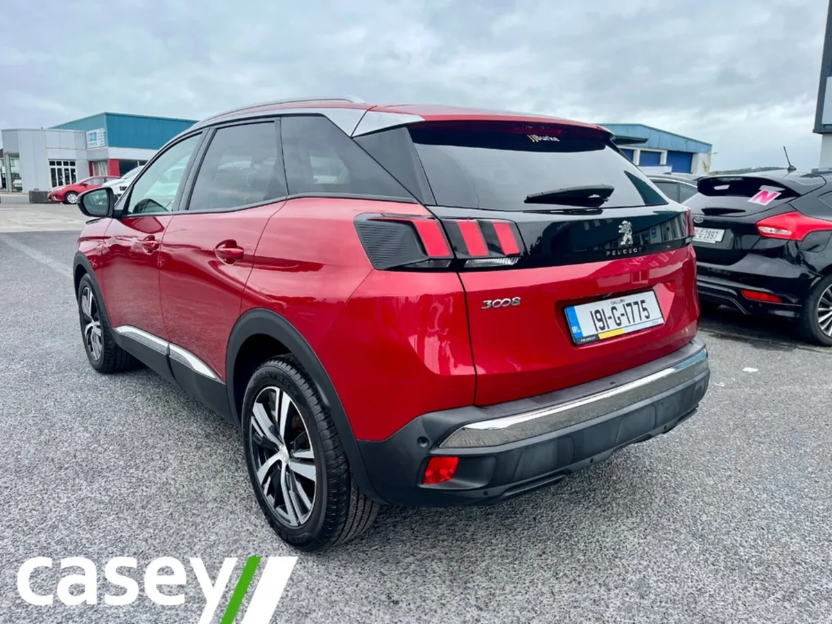 Peugeot 3008 ALLURE 1.2 130 4DR - Image 2
