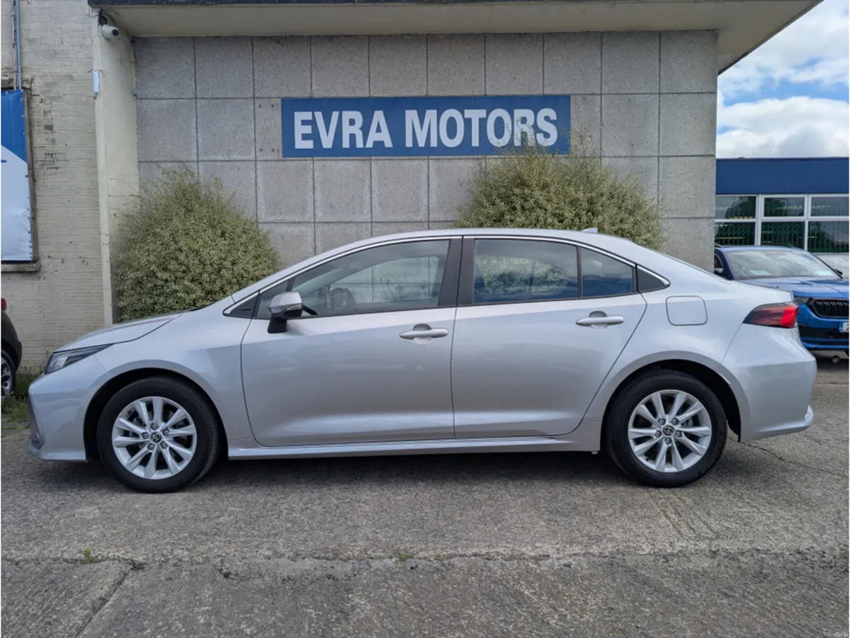 Toyota Corolla LUNA HYBRID 1.8L PETROL //AUTOMATIC - Image 4