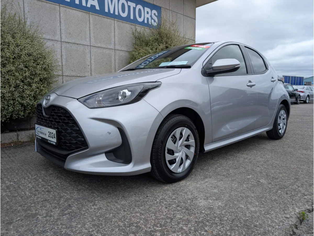 Toyota Yaris X HYBRID AUTOMATIC 1.5 PETROL //LOW M - Image 5