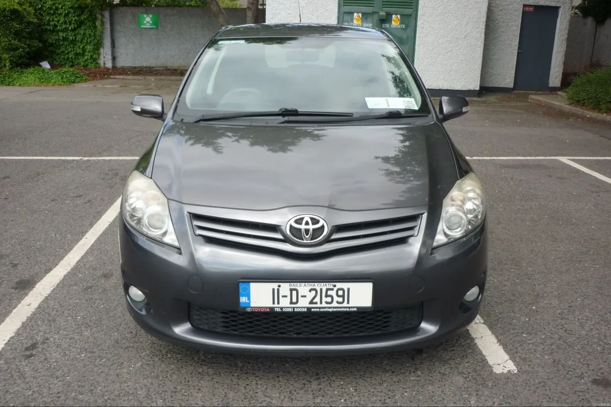 Toyota Auris 2011 - Image 1