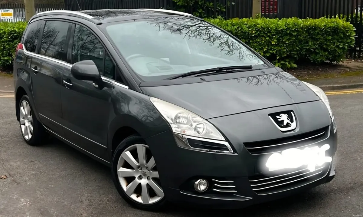 2012 Peugeot 5008