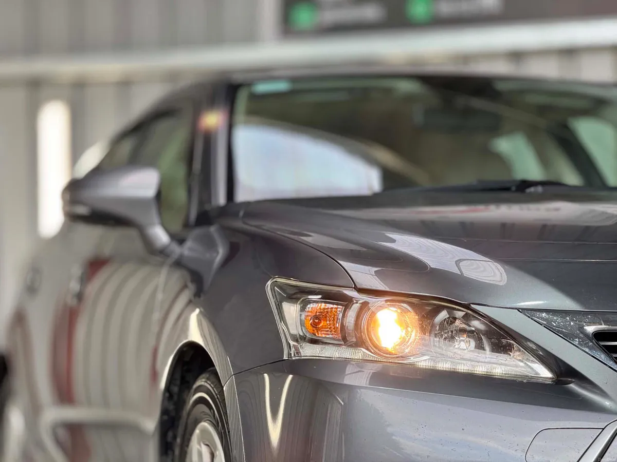 2015 Lexus CT200h Hybrid Auto | warranty - Image 4