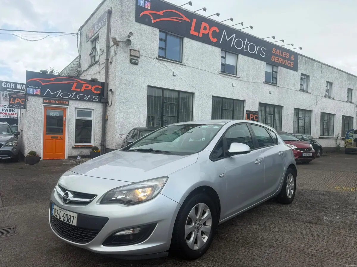 Opel Astra 2015 - Image 1