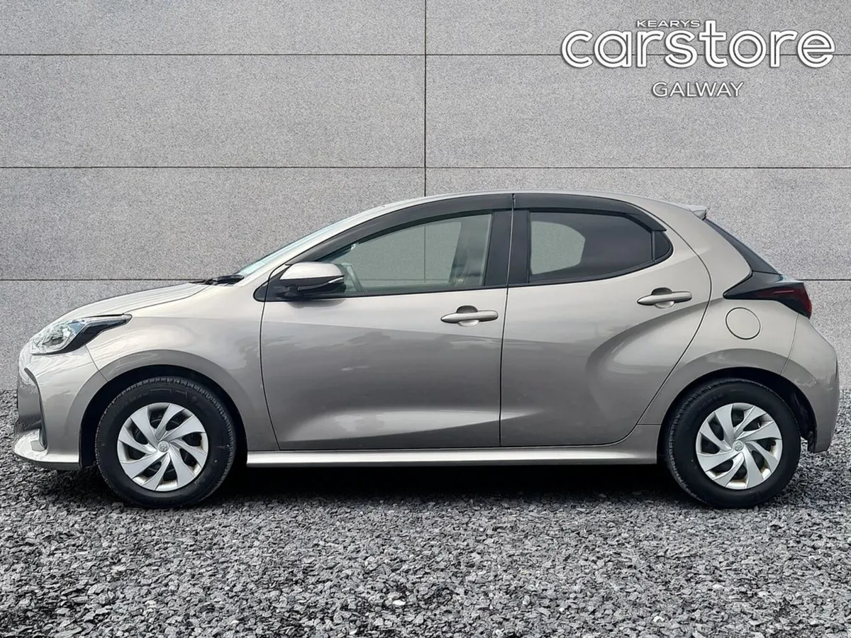Toyota Yaris Hybrid X - Image 6