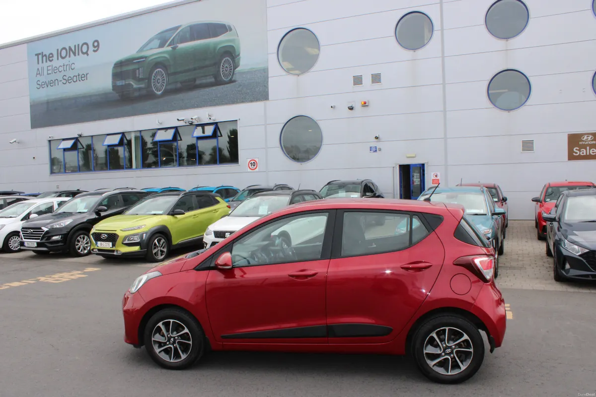 Hyundai i10 2017 - Image 2