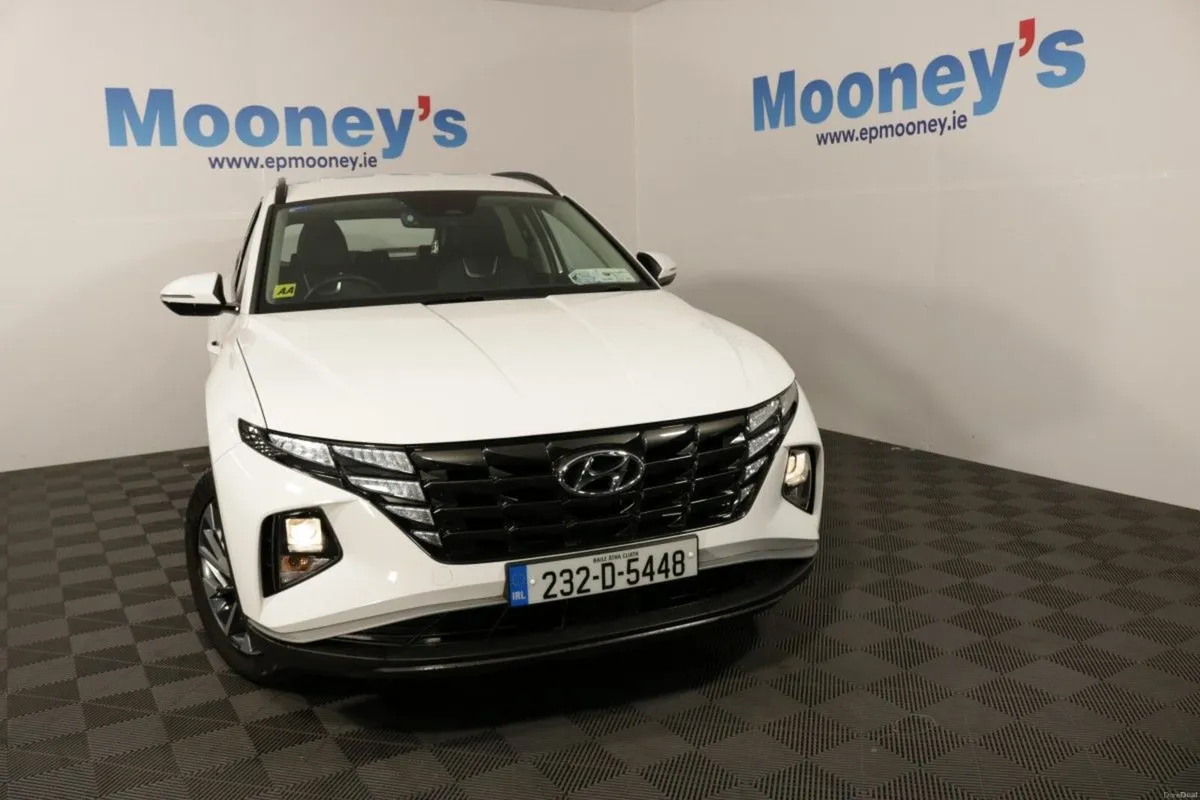 Hyundai Tucson Executive 1.6L DIESEL SUV - Special - Image 2