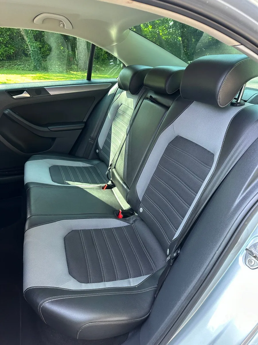 Volkswagen Jetta 2.0 TDI - Image 5