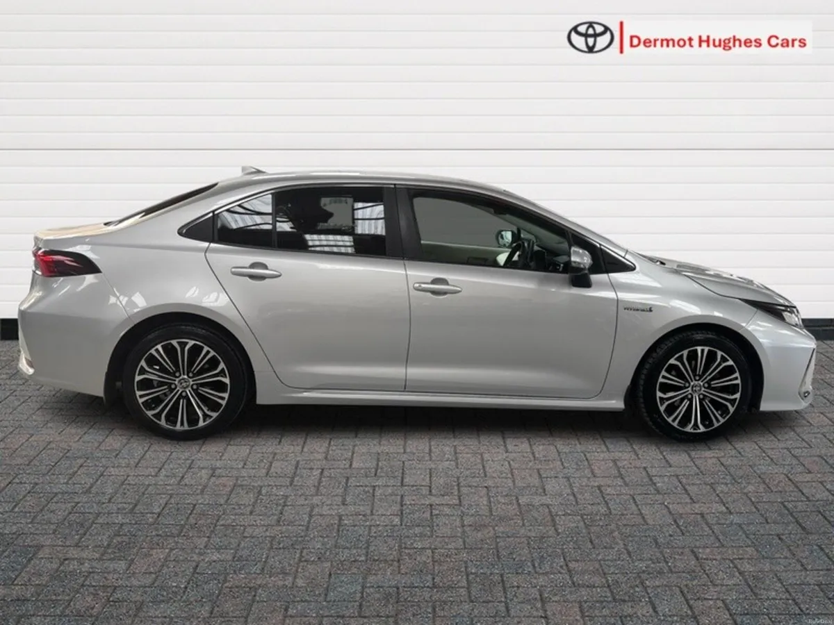 Toyota Corolla HYBRID LUNA SP SPORT 4DR - Image 3