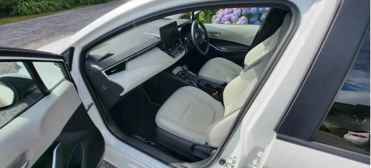 Toyota Corolla 2024 - Image 2