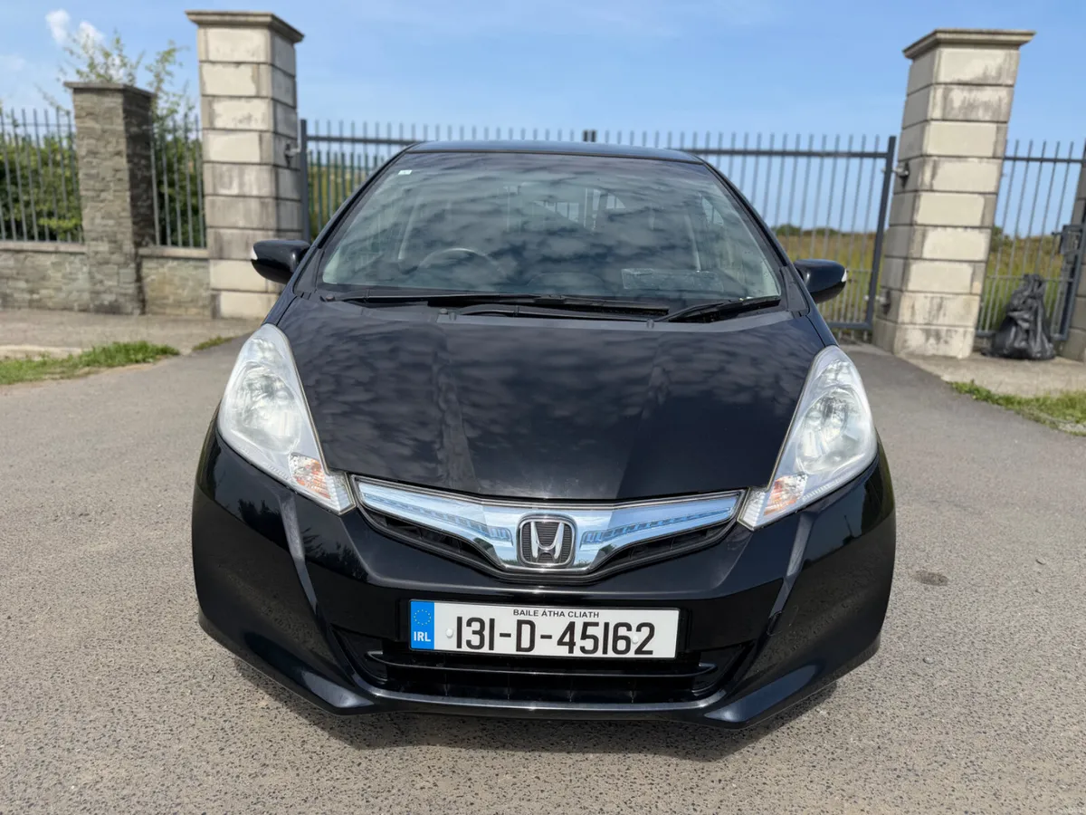 131 Honda Fit 1.3 Hybrid Fresh Import Low Mileage - Image 3