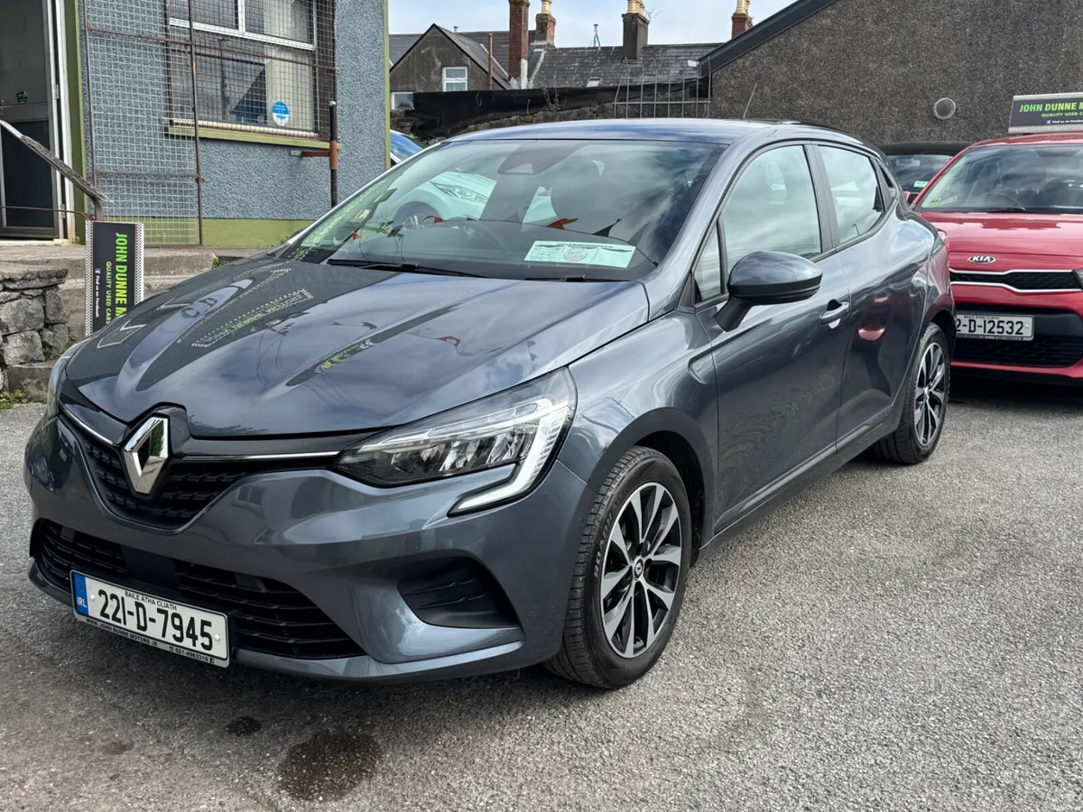 Renault Clio high spec low mileage - Image 5