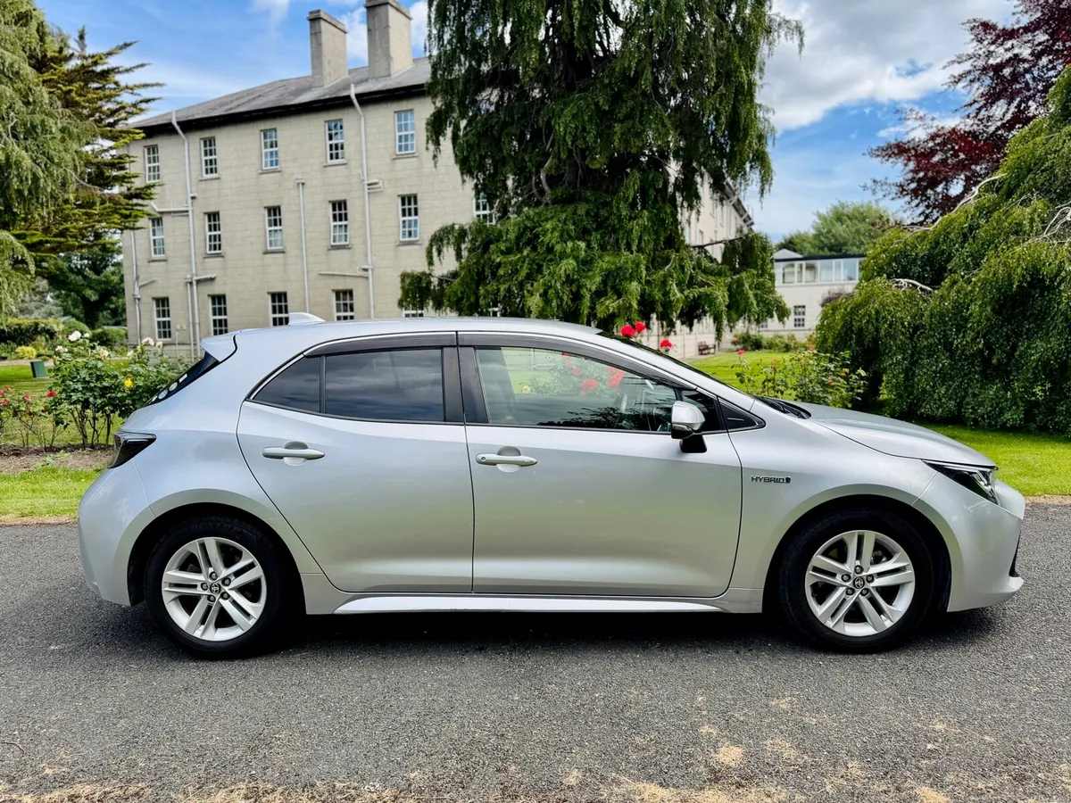 2019 TOYOTA COROLLA • HYBRID • NEW NCT • - Image 2