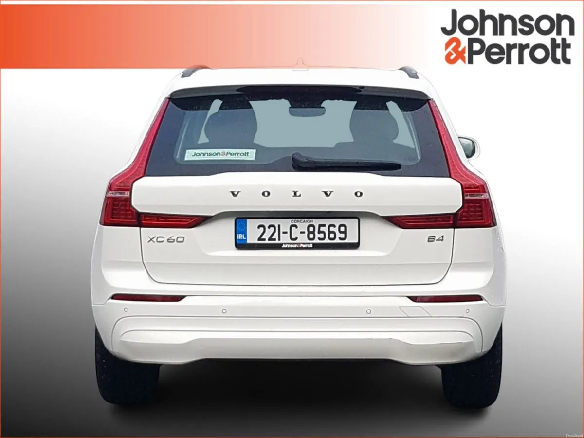 Volvo XC60 B4 197bhp Diesel MHEV Momentum (Two Yea - Image 6