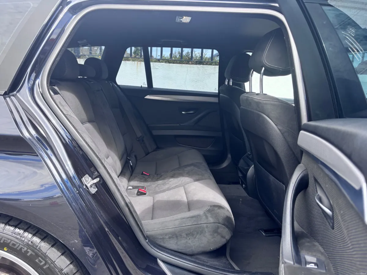 2015 BMW 5 SERIES 523D AUTO ESTATE DIESEL - Image 4
