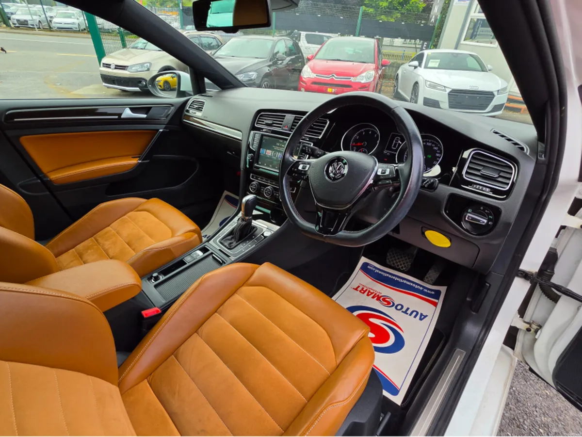 Volkswagen Golf 1.4 TSI SPECIAL TAN LEATHER SEATS - Image 3