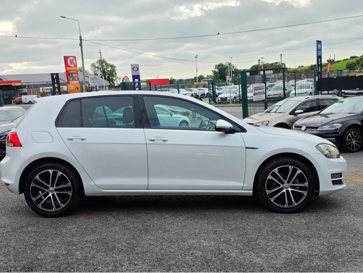 Volkswagen Golf 1.4 TSI SPECIAL TAN LEATHER SEATS - Image 6