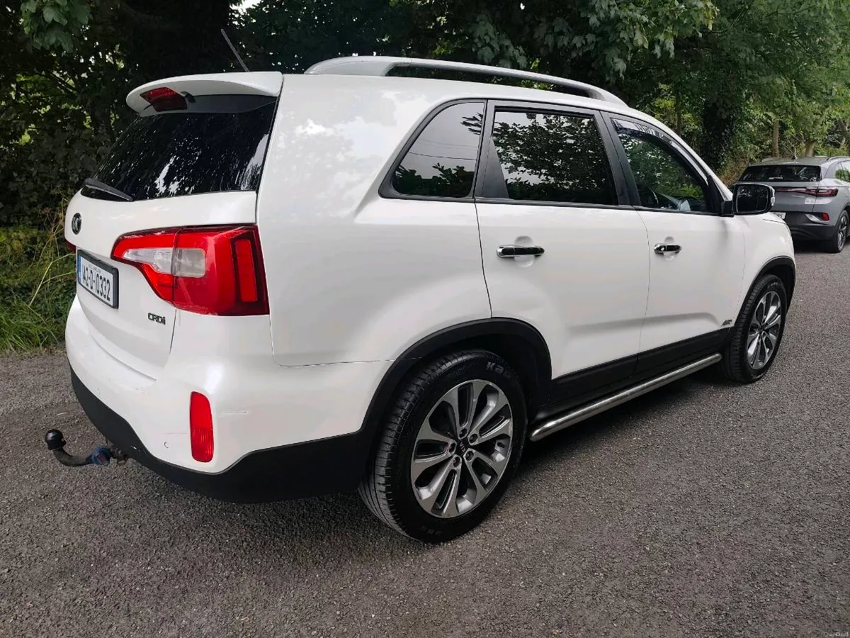Automatic 7 Seat Platinum 142 Kia Sorrento 2.2 4WD - Image 4