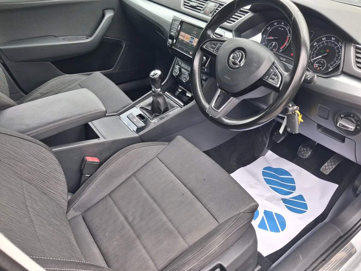 171 Skoda Superb 1.4 Petrol - Image 6