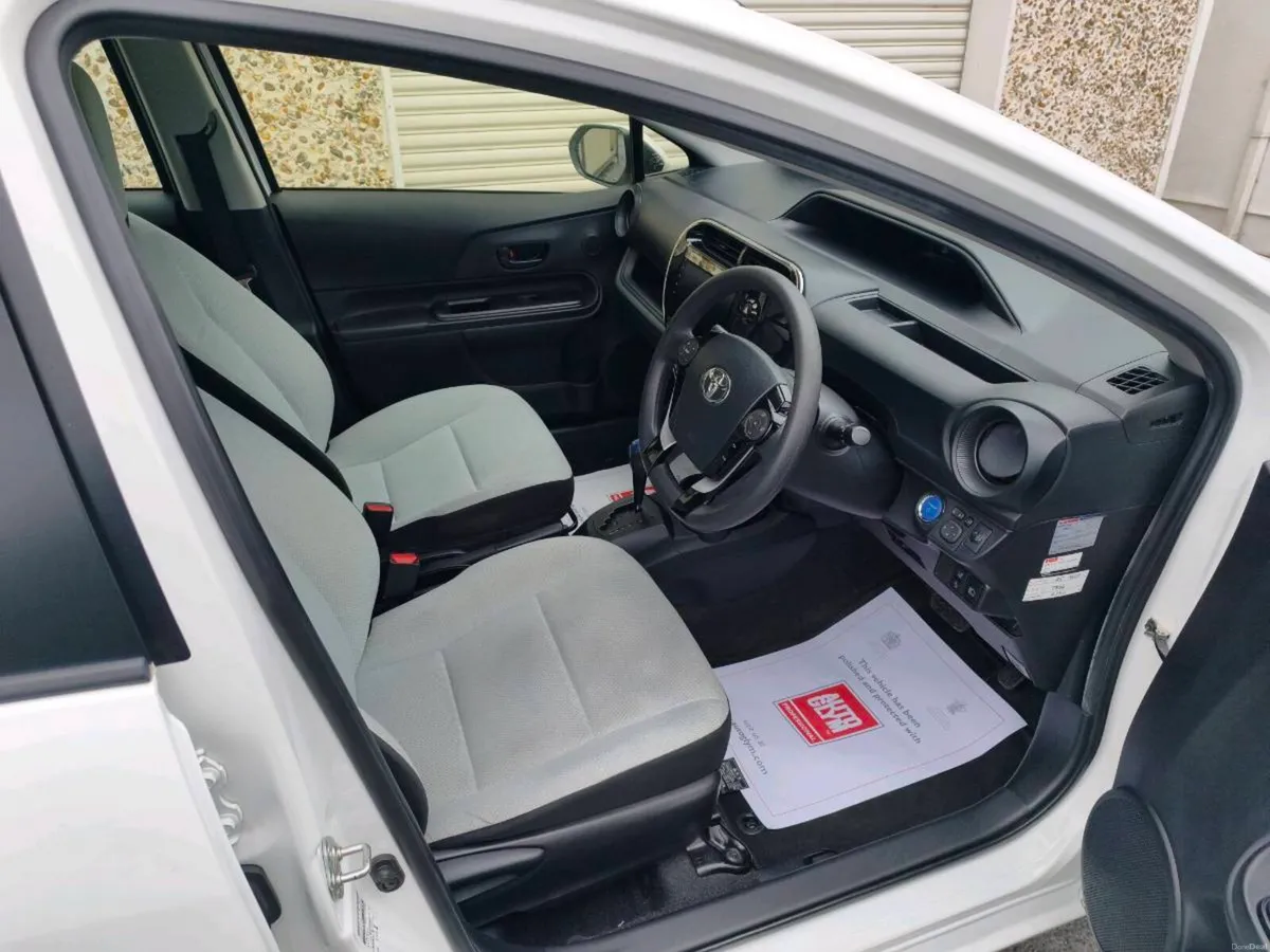 2020 202 Toyota Aqua Hybrid automatic - Image 3