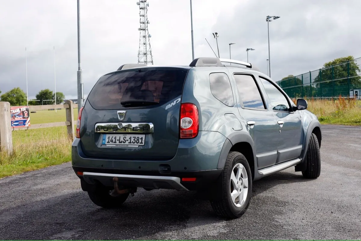 Dacia duster 4x4 very good condition - Image 2
