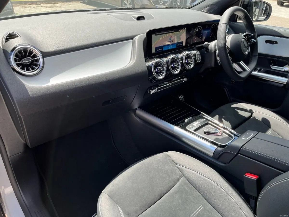 Mercedes-Benz GLA 180D AMG Line Plus - Image 6