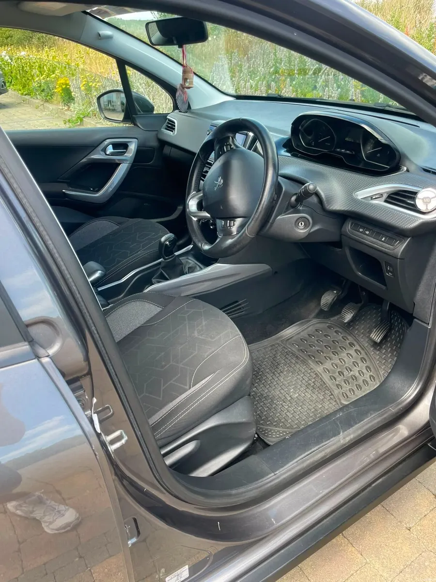 Peugeot 2008 2017 - Image 3