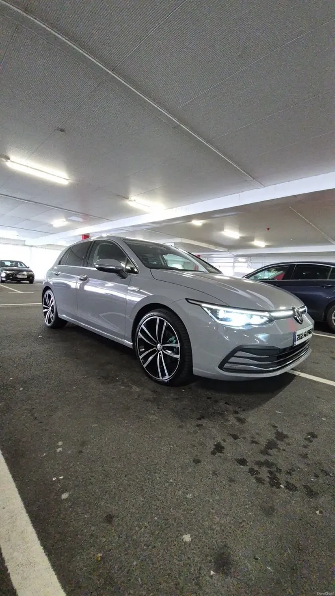 Volkswagen Golf 2020 MK8 GOLF STYLE PLATINUM 2.0 - Image 3