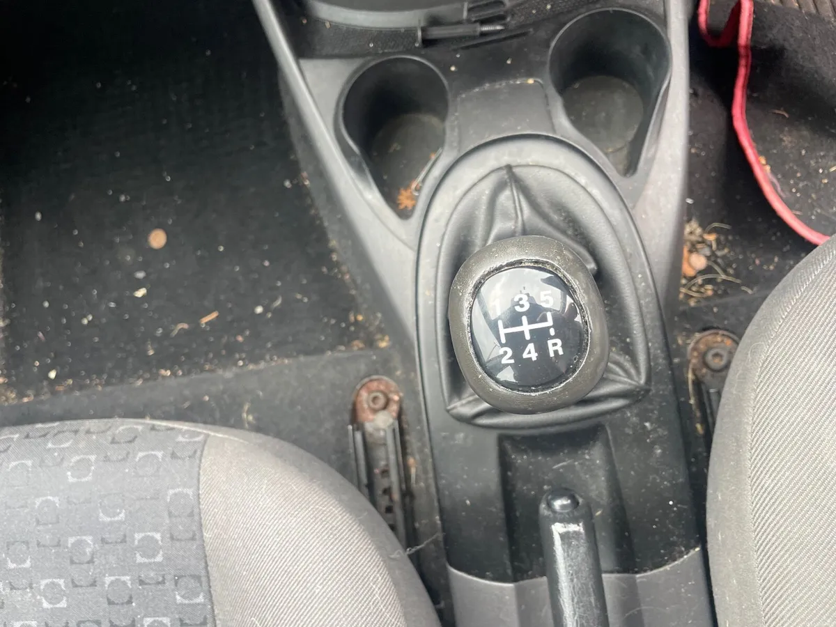Ford Focus 2002 - Image 2