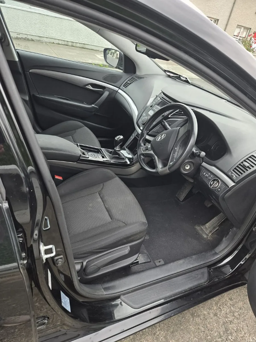 2016 Hyundai i40 Tourer Estate 1.7 CRDi S 115PS - Image 2