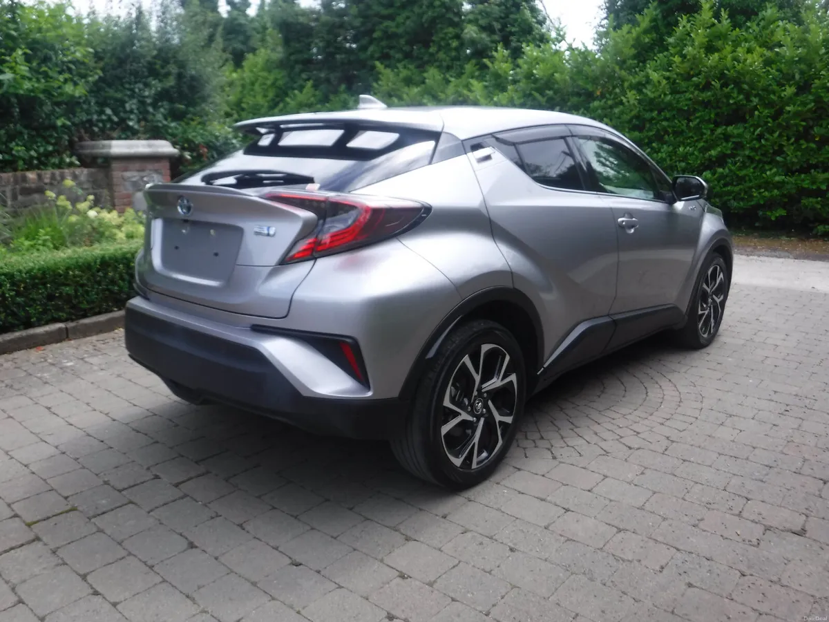TOYOTA C-HR 1.8 AUTO HYBRID G SPEC LOW MILEAGE - Image 3