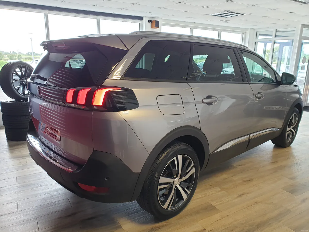 Peugeot 5008 1.5HDI ALLURE 7 SEATER - Image 4