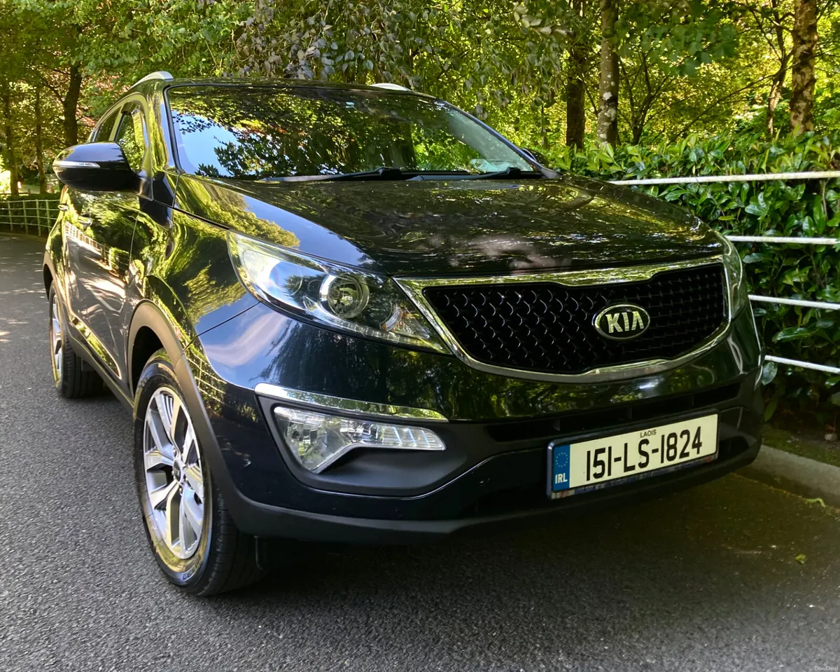 Kia Sportage SUV Deluxe SE Edition with Sunroof - Image 2