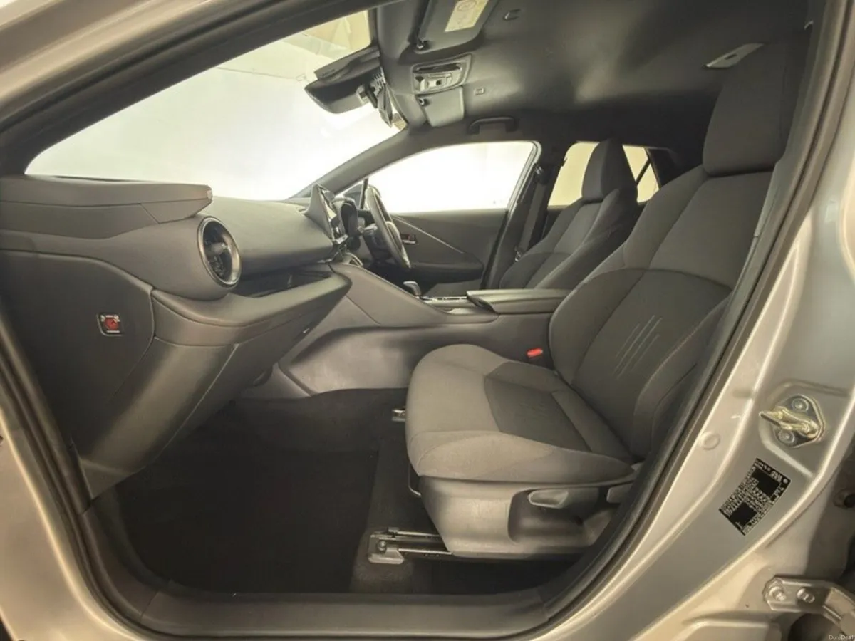 Toyota C-HR Sport Hybrid - Image 6