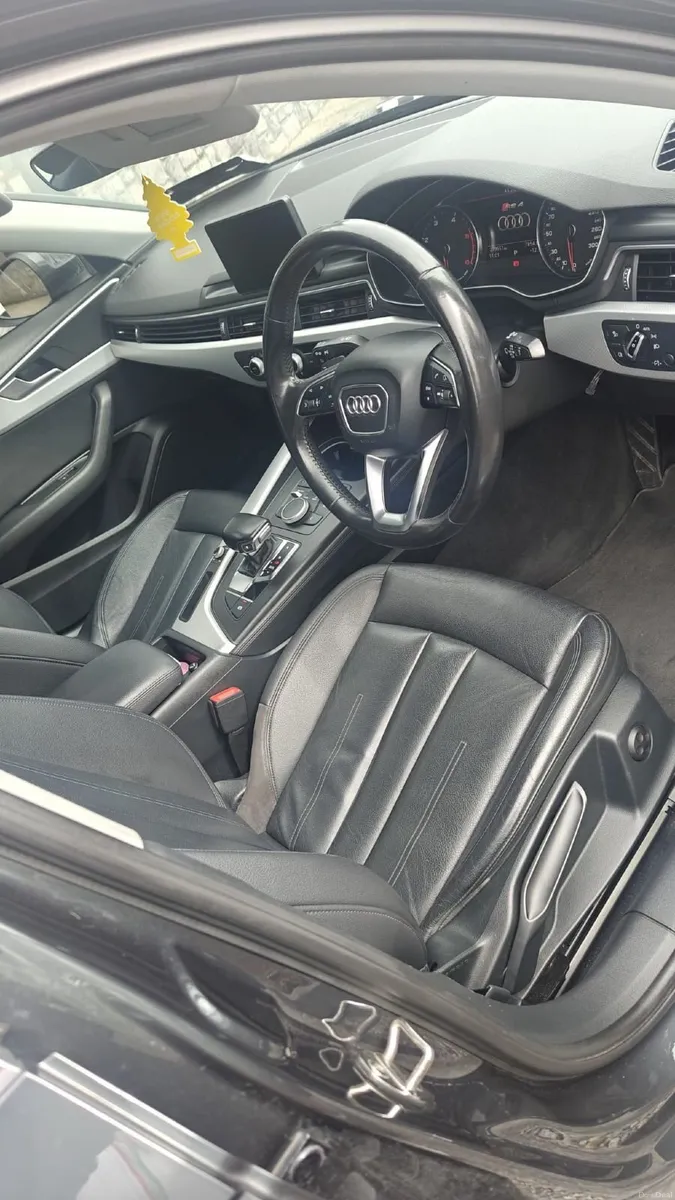 Audi A4 2016 - Image 4